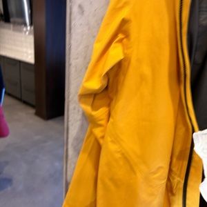 The North Face Men’s Summit Series Chamlang FUTURELIGHT™ Jacket size large.